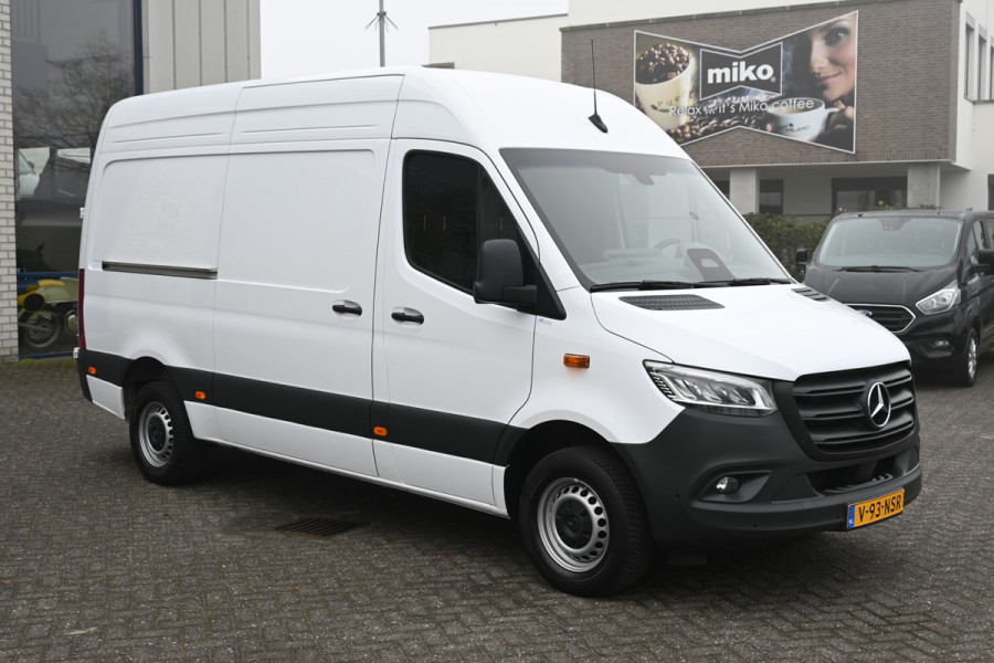 Mercedes-Benz Sprinter 317 CDI L2H2 Pro LED, Geveerde stoel, Navigatie met camera