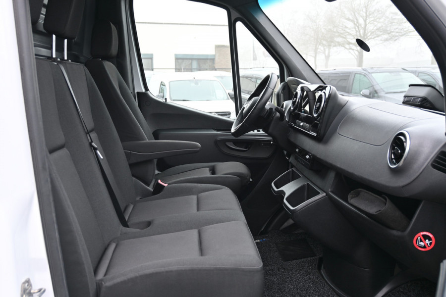 Mercedes-Benz Sprinter 317 CDI L2H2 Pro LED, Geveerde stoel, Navigatie met camera