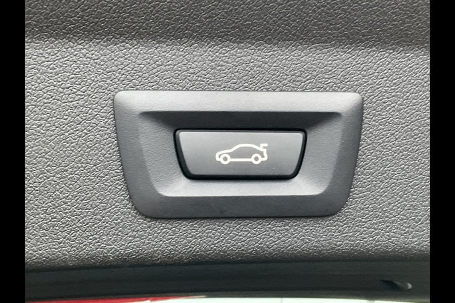 BMW 1-serie 120i M-Sport Automaat Pano.dak Leer Stoel/Stuurverw HUD Carplay Stoelverw Led VOL!