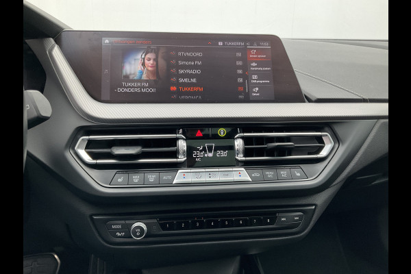 BMW 1-serie 120i M-Sport Automaat Pano.dak Leer Stoel/Stuurverw HUD Carplay Stoelverw Led VOL!