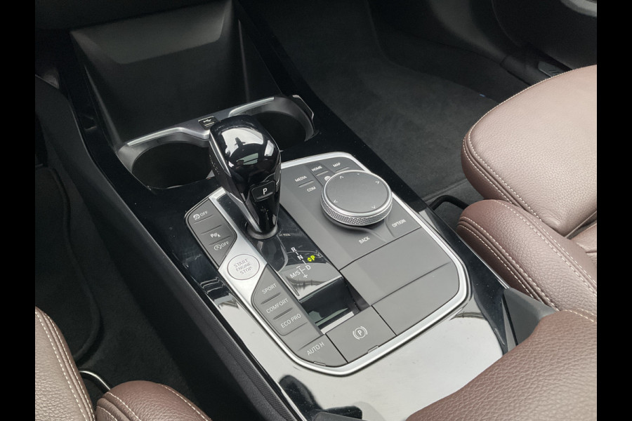 BMW 1-serie 120i M-Sport Automaat Pano.dak Leer Stoel/Stuurverw HUD Carplay Stoelverw Led VOL!