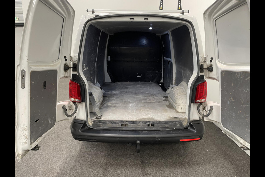 Volkswagen Transporter 2.0 TDI L2H1 110PK T6.1 Airco Cruise Control Apple CarPlay/MirrorLink Trekhaak