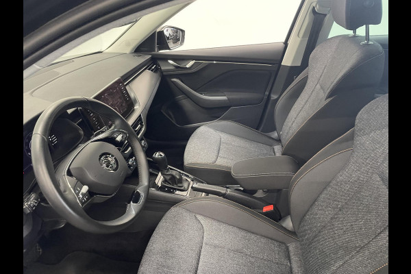Škoda Kamiq 1.0 TSI Clever Aut Business Pakket Rijassisent Inductielader Navi Apple Carplay Amundsen Speakers Adaptieve Led Koplampen