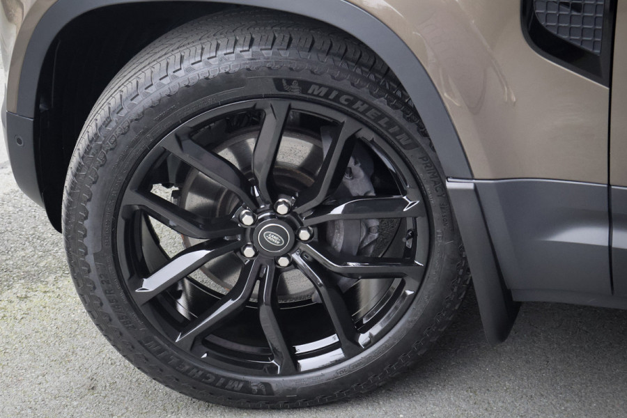 Land Rover Defender 110 P400e 110 SE | 22" | ADAPTIVE CRUISE | BLACK PACK | COMFORT PACK | COLD CLIMATE PACK | OFF-ROAD PACK | HEAD-UP | CLEARSIGHT