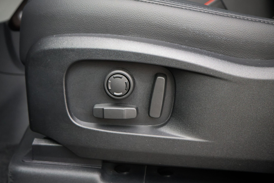 Land Rover Defender 110 P400e 110 SE | 22" | ADAPTIVE CRUISE | BLACK PACK | COMFORT PACK | COLD CLIMATE PACK | OFF-ROAD PACK | HEAD-UP | CLEARSIGHT