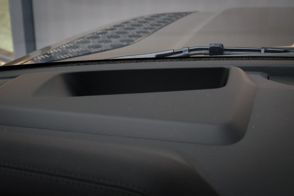 Land Rover Defender 110 P400e 110 SE | 22" | ADAPTIVE CRUISE | BLACK PACK | COMFORT PACK | COLD CLIMATE PACK | OFF-ROAD PACK | HEAD-UP | CLEARSIGHT