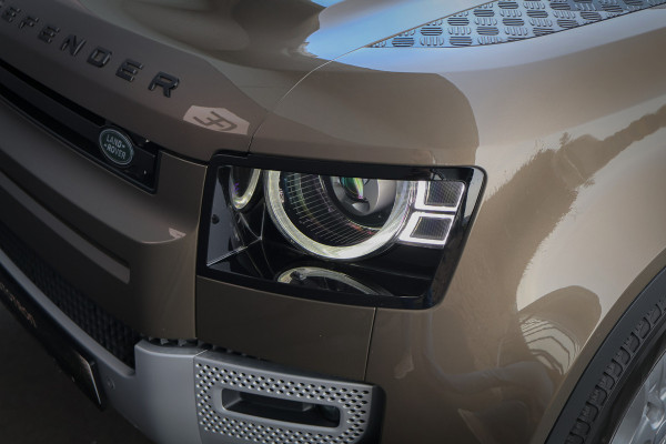 Land Rover Defender 110 P400e 110 SE | 22" | ADAPTIVE CRUISE | BLACK PACK | COMFORT PACK | COLD CLIMATE PACK | OFF-ROAD PACK | HEAD-UP | CLEARSIGHT