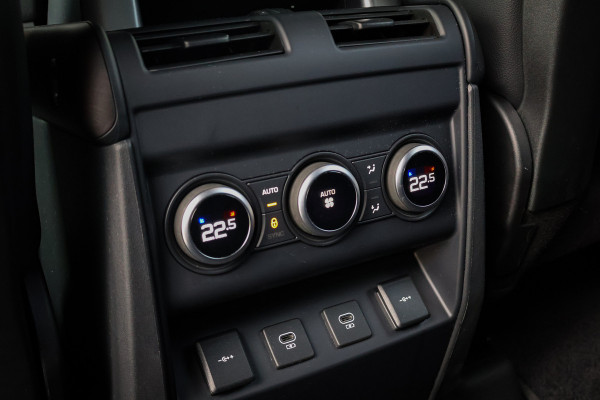 Land Rover Defender 110 P400e 110 SE | 22" | ADAPTIVE CRUISE | BLACK PACK | COMFORT PACK | COLD CLIMATE PACK | OFF-ROAD PACK | HEAD-UP | CLEARSIGHT