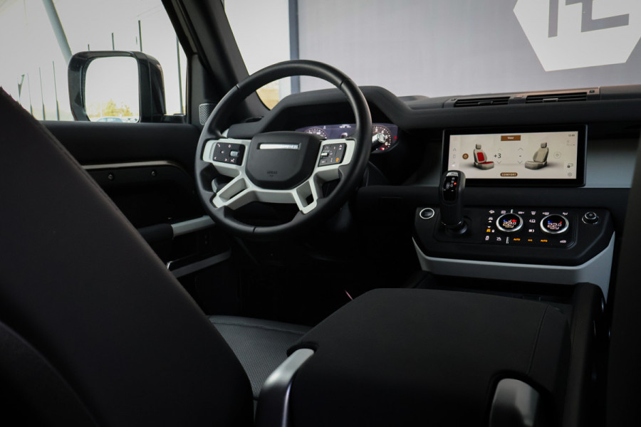 Land Rover Defender 110 P400e 110 SE | 22" | ADAPTIVE CRUISE | BLACK PACK | COMFORT PACK | COLD CLIMATE PACK | OFF-ROAD PACK | HEAD-UP | CLEARSIGHT