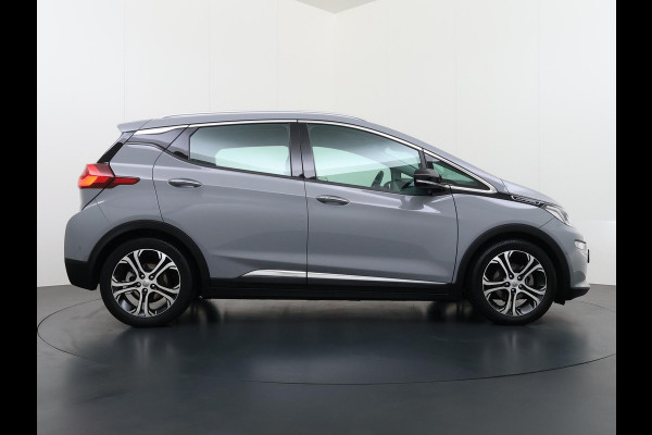 Opel Ampera-E Business executive 60 kWh Bose audio | Keyless | Dodehoek | Leer | Camera | Stoel- & stuurverwarming | 12 mnd BOVAG garantie |