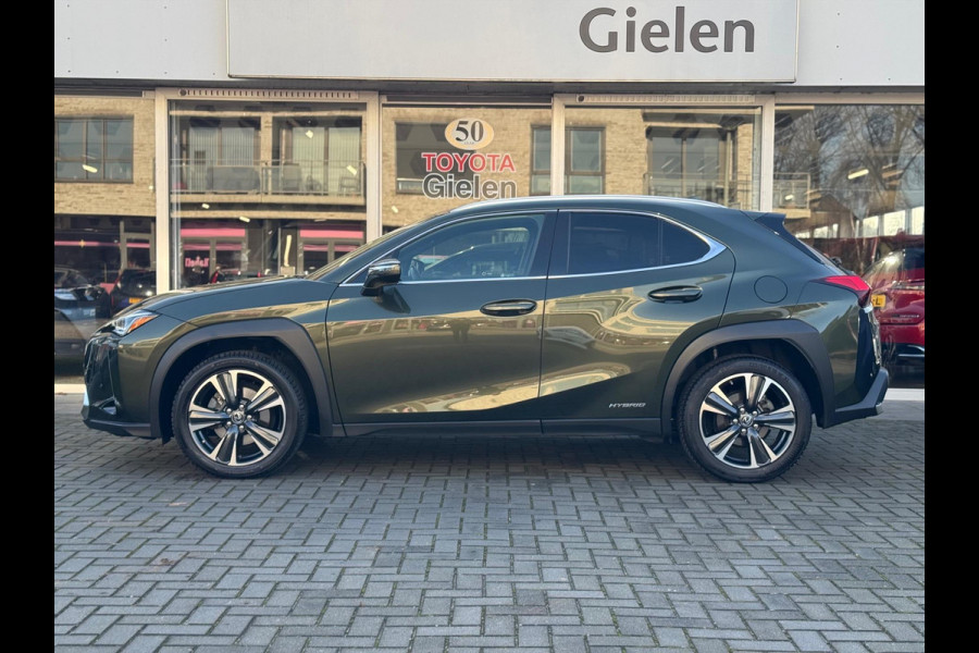 Lexus UX 250h Preference Line | Trekhaak, 18 inch, Keyless, Dodehoekherkenning, Parkeersensoren, Stoel + Stuurverwarming