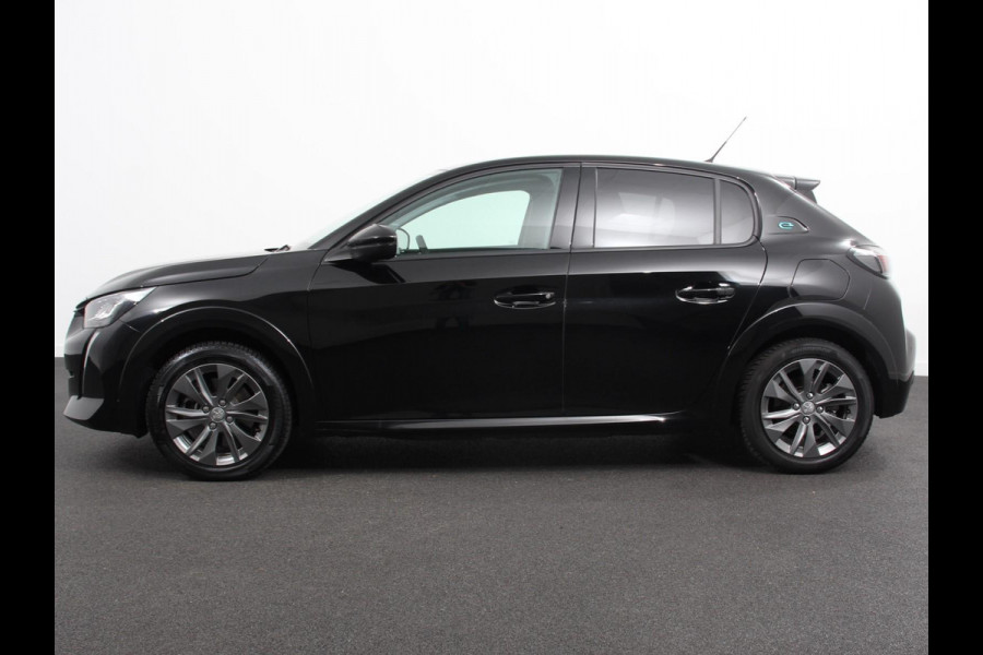 Peugeot e-208 EV Allure Pack 50 kWh Navigatie 3d Digitale Cockpit Camera Climate control Stoelverwarming