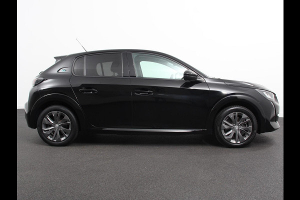 Peugeot e-208 EV Allure Pack 50 kWh Navigatie 3d Digitale Cockpit Camera Climate control Stoelverwarming
