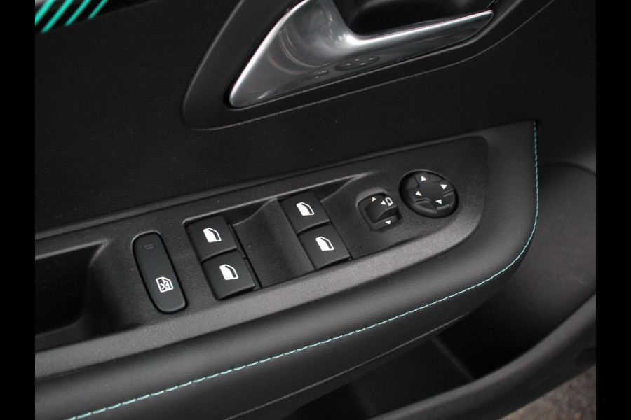 Peugeot e-208 EV Allure Pack 50 kWh Navigatie 3d Digitale Cockpit Camera Climate control Stoelverwarming