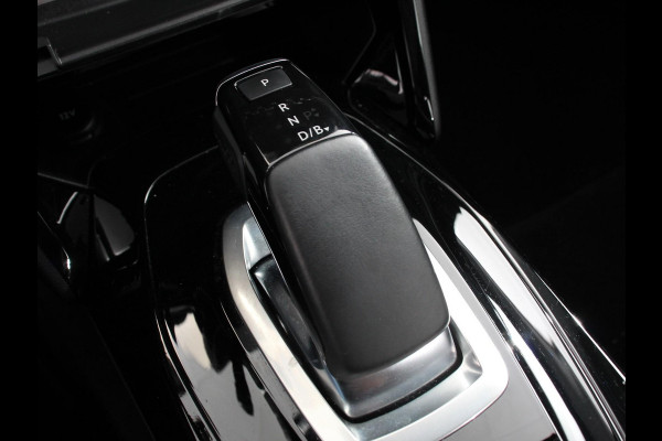 Peugeot e-208 EV Allure Pack 50 kWh Navigatie 3d Digitale Cockpit Camera Climate control Stoelverwarming