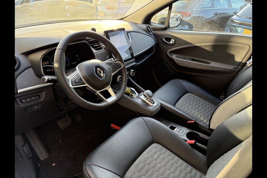 Renault ZOE R135 Intens 52 kWh | Accuhuur | DC Lader | Easy Link 9'' | Climate Control | Cruise Control | Achteruitrijcamera | Navi |