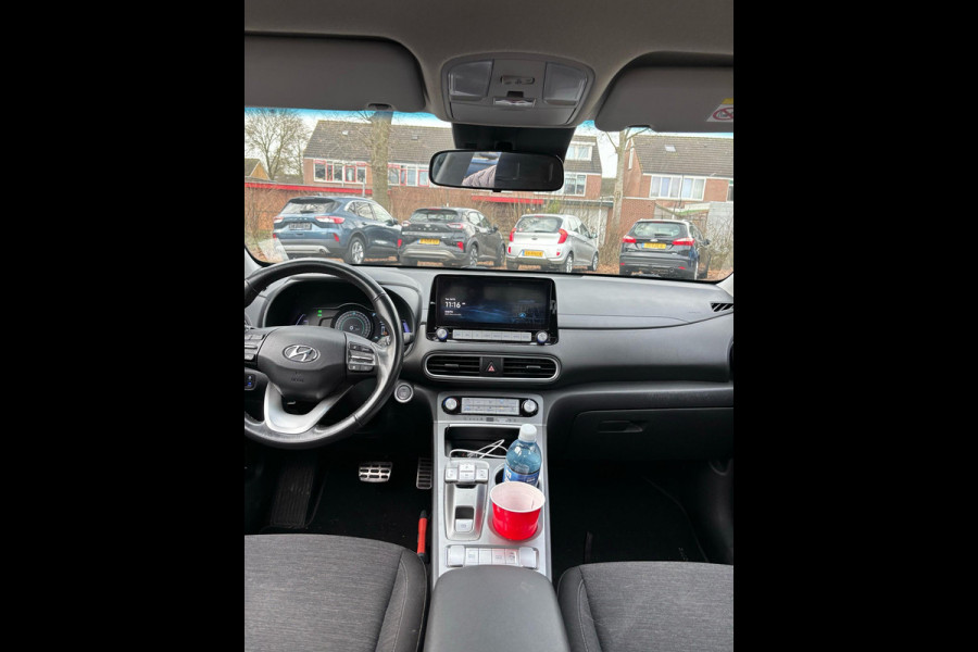 Hyundai Kona EV Comfort 64 kWh 204pk Adaptieve Cruise | Krell Audio | Achteruitrijcamera | Navigatie