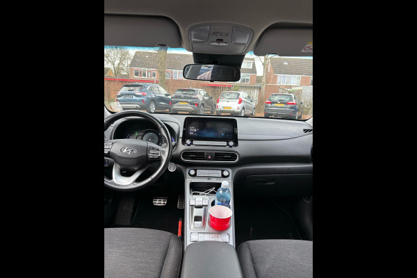 Hyundai Kona EV Comfort 64 kWh 204pk Adaptieve Cruise | Krell Audio | Achteruitrijcamera | Navigatie