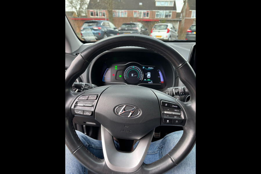 Hyundai Kona EV Comfort 64 kWh 204pk Adaptieve Cruise | Krell Audio | Achteruitrijcamera | Navigatie