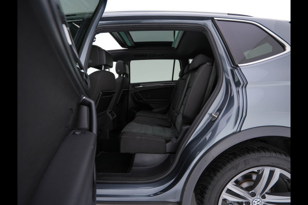 Volkswagen Tiguan Allspace 1.5 TSI R-line Highline Business (7-Pers.) (INCL-BTW) Aut * PANO | NAVI-FULLMAP | XENON | ALCANTARA | HEATED-ERGONOMIC-SPORTSEATS | KEYLESS | PRIVACY-GLASS | CAMERA | DAB | DIGI-COCKPIT | PDC | TOWBAR | ECC | 19"ALU*