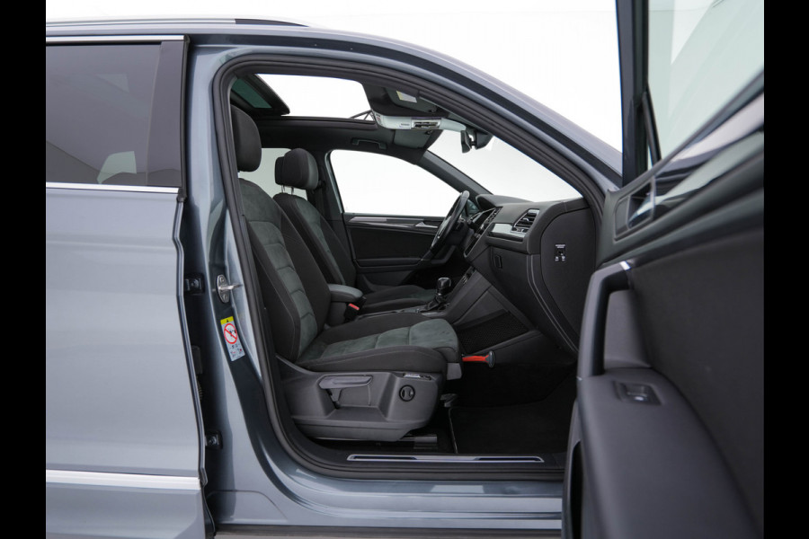Volkswagen Tiguan Allspace 1.5 TSI R-line Highline Business (7-Pers.) (INCL-BTW) Aut * PANO | NAVI-FULLMAP | XENON | ALCANTARA | HEATED-ERGONOMIC-SPORTSEATS | KEYLESS | PRIVACY-GLASS | CAMERA | DAB | DIGI-COCKPIT | PDC | TOWBAR | ECC | 19"ALU*