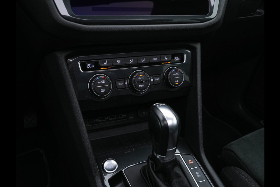 Volkswagen Tiguan Allspace 1.5 TSI R-line Highline Business (7-Pers.) (INCL-BTW) Aut * PANO | NAVI-FULLMAP | XENON | ALCANTARA | HEATED-ERGONOMIC-SPORTSEATS | KEYLESS | PRIVACY-GLASS | CAMERA | DAB | DIGI-COCKPIT | PDC | TOWBAR | ECC | 19"ALU*