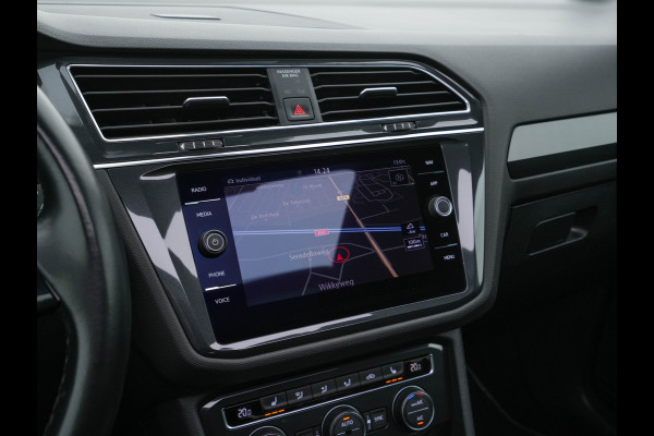 Volkswagen Tiguan Allspace 1.5 TSI R-line Highline Business (7-Pers.) (INCL-BTW) Aut * PANO | NAVI-FULLMAP | XENON | ALCANTARA | HEATED-ERGONOMIC-SPORTSEATS | KEYLESS | PRIVACY-GLASS | CAMERA | DAB | DIGI-COCKPIT | PDC | TOWBAR | ECC | 19"ALU*