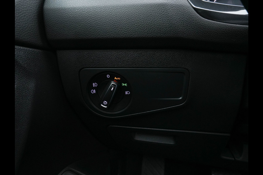 Volkswagen Tiguan Allspace 1.5 TSI R-line Highline Business (7-Pers.) (INCL-BTW) Aut * PANO | NAVI-FULLMAP | XENON | ALCANTARA | HEATED-ERGONOMIC-SPORTSEATS | KEYLESS | PRIVACY-GLASS | CAMERA | DAB | DIGI-COCKPIT | PDC | TOWBAR | ECC | 19"ALU*