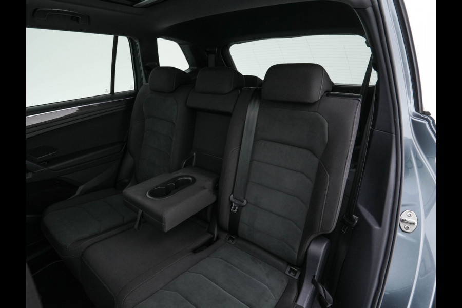 Volkswagen Tiguan Allspace 1.5 TSI R-line Highline Business (7-Pers.) (INCL-BTW) Aut * PANO | NAVI-FULLMAP | XENON | ALCANTARA | HEATED-ERGONOMIC-SPORTSEATS | KEYLESS | PRIVACY-GLASS | CAMERA | DAB | DIGI-COCKPIT | PDC | TOWBAR | ECC | 19"ALU*