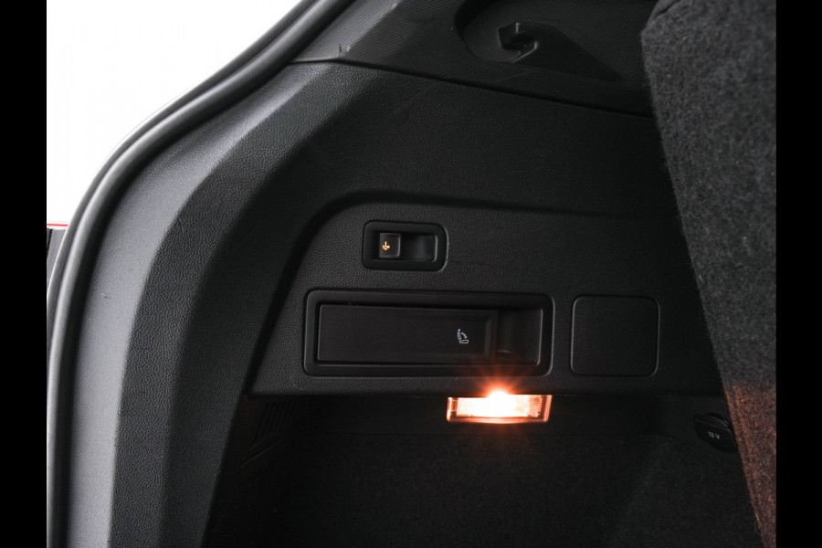 Volkswagen Tiguan Allspace 1.5 TSI R-line Highline Business (7-Pers.) (INCL-BTW) Aut * PANO | NAVI-FULLMAP | XENON | ALCANTARA | HEATED-ERGONOMIC-SPORTSEATS | KEYLESS | PRIVACY-GLASS | CAMERA | DAB | DIGI-COCKPIT | PDC | TOWBAR | ECC | 19"ALU*