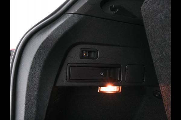 Volkswagen Tiguan Allspace 1.5 TSI R-line Highline Business (7-Pers.) (INCL-BTW) Aut * PANO | NAVI-FULLMAP | XENON | ALCANTARA | HEATED-ERGONOMIC-SPORTSEATS | KEYLESS | PRIVACY-GLASS | CAMERA | DAB | DIGI-COCKPIT | PDC | TOWBAR | ECC | 19"ALU*