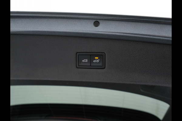 Volkswagen Tiguan Allspace 1.5 TSI R-line Highline Business (7-Pers.) (INCL-BTW) Aut * PANO | NAVI-FULLMAP | XENON | ALCANTARA | HEATED-ERGONOMIC-SPORTSEATS | KEYLESS | PRIVACY-GLASS | CAMERA | DAB | DIGI-COCKPIT | PDC | TOWBAR | ECC | 19"ALU*