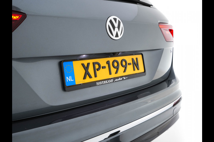 Volkswagen Tiguan Allspace 1.5 TSI R-line Highline Business (7-Pers.) (INCL-BTW) Aut * PANO | NAVI-FULLMAP | XENON | ALCANTARA | HEATED-ERGONOMIC-SPORTSEATS | KEYLESS | PRIVACY-GLASS | CAMERA | DAB | DIGI-COCKPIT | PDC | TOWBAR | ECC | 19"ALU*