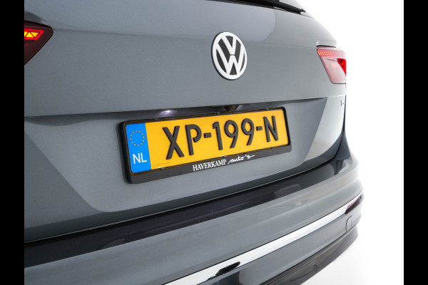 Volkswagen Tiguan Allspace 1.5 TSI R-line Highline Business (7-Pers.) (INCL-BTW) Aut * PANO | NAVI-FULLMAP | XENON | ALCANTARA | HEATED-ERGONOMIC-SPORTSEATS | KEYLESS | PRIVACY-GLASS | CAMERA | DAB | DIGI-COCKPIT | PDC | TOWBAR | ECC | 19"ALU*