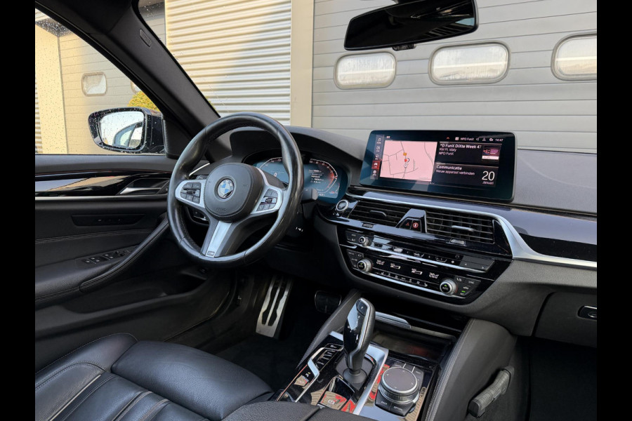 BMW 5 Serie 540d xDrive High Executive M-Sport | Panoramadak | 360* Camera | DAB | Elektrische Trekhaak |