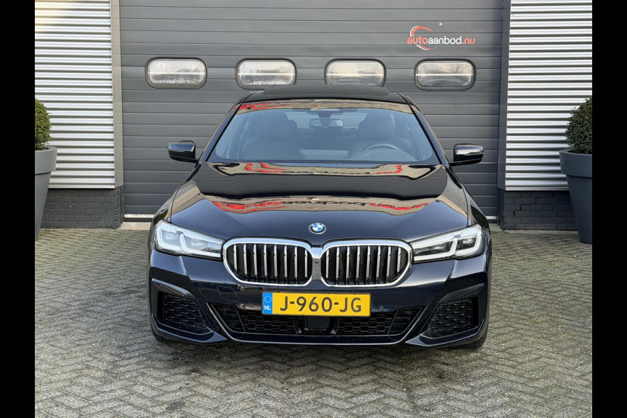 BMW 5 Serie 540d xDrive High Executive M-Sport | Panoramadak | 360* Camera | DAB | Elektrische Trekhaak |