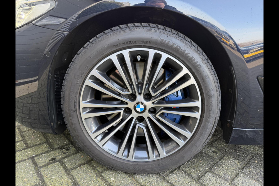 BMW 5 Serie 540d xDrive High Executive M-Sport | Panoramadak | 360* Camera | DAB | Elektrische Trekhaak |