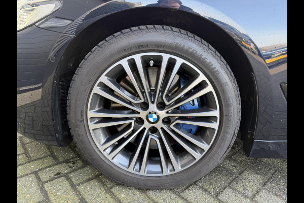 BMW 5 Serie 540d xDrive High Executive M-Sport | Panoramadak | 360* Camera | DAB | Elektrische Trekhaak |