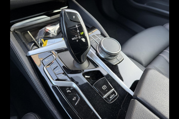 BMW 5 Serie 540d xDrive High Executive M-Sport | Panoramadak | 360* Camera | DAB | Elektrische Trekhaak |