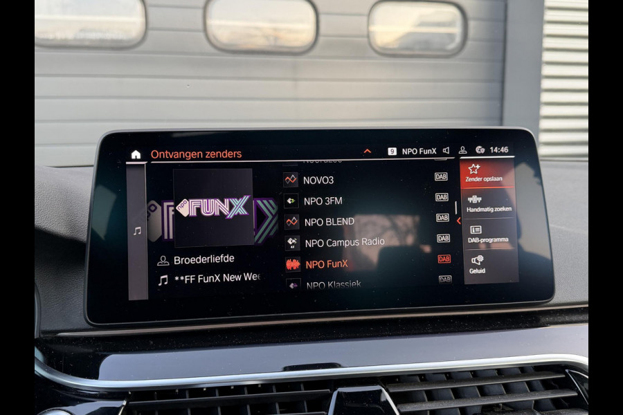 BMW 5 Serie 540d xDrive High Executive M-Sport | Panoramadak | 360* Camera | DAB | Elektrische Trekhaak |