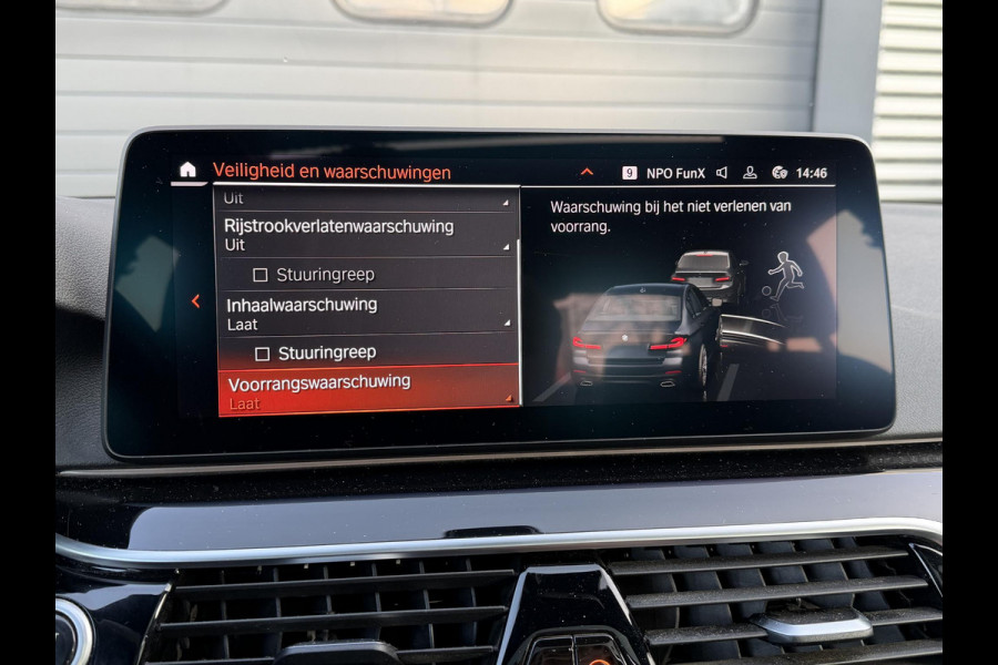 BMW 5 Serie 540d xDrive High Executive M-Sport | Panoramadak | 360* Camera | DAB | Elektrische Trekhaak |