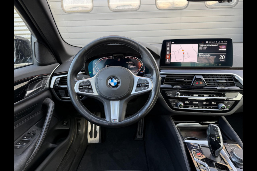 BMW 5 Serie 540d xDrive High Executive M-Sport | Panoramadak | 360* Camera | DAB | Elektrische Trekhaak |