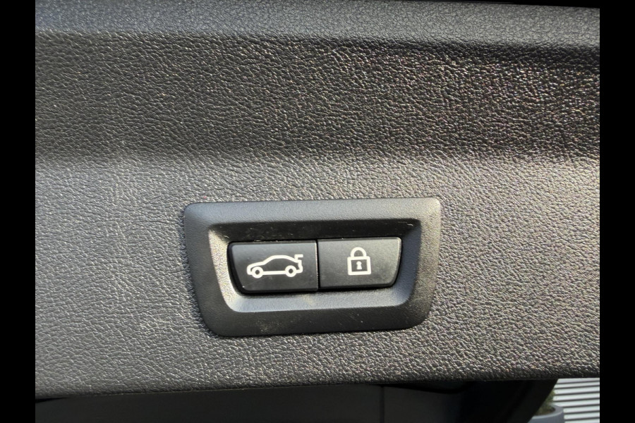 BMW X3 xDrive20i High Executive M-Sport | Camera | Navigatie | Head-Up Display | Elektrische Trekhaak | Elektrische Achterklep |