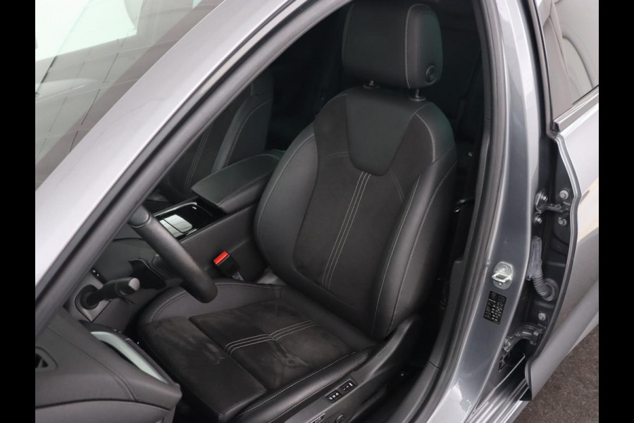 Opel Insignia 2.0 Turbo GSI 4X4 | 230pk | Origineel NL | Head-Up | Adaptive cruise | BOSE Sound | Stoelverwarming | Matrix LED | Camera | Alcantara | Carplay | Navigatie | Keyless | Stuurverwarming | 121.800km NAP