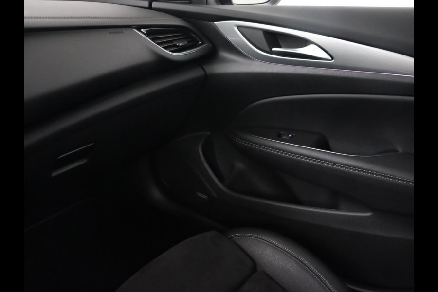 Opel Insignia 2.0 Turbo GSI 4X4 | 230pk | Origineel NL | Head-Up | Adaptive cruise | BOSE Sound | Stoelverwarming | Matrix LED | Camera | Alcantara | Carplay | Navigatie | Keyless | Stuurverwarming | 121.800km NAP