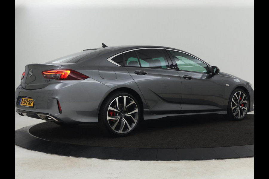 Opel Insignia 2.0 Turbo GSI 4X4 | 230pk | Origineel NL | Head-Up | Adaptive cruise | BOSE Sound | Stoelverwarming | Matrix LED | Camera | Alcantara | Carplay | Navigatie | Keyless | Stuurverwarming | 121.800km NAP