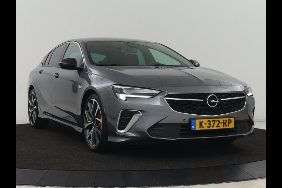 Opel Insignia 2.0 Turbo GSI 4X4 | 230pk | Origineel NL | Head-Up | Adaptive cruise | BOSE Sound | Stoelverwarming | Matrix LED | Camera | Alcantara | Carplay | Navigatie | Keyless | Stuurverwarming | 121.800km NAP