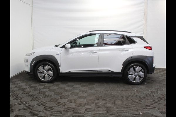 Hyundai Kona EV Fashion 64 kWh CLIMATE | ADAPCRUISE | CAMERA | CARPLAY | LMV17 | LED | DAB | HEAD-UP | NAVI | PDCA | 3FASE