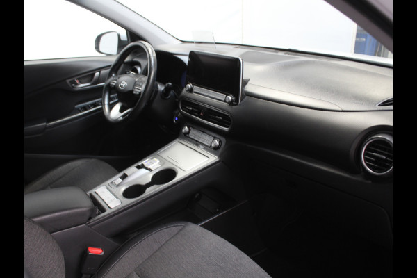 Hyundai Kona EV Fashion 64 kWh CLIMATE | ADAPCRUISE | CAMERA | CARPLAY | LMV17 | LED | DAB | HEAD-UP | NAVI | PDCA | 3FASE