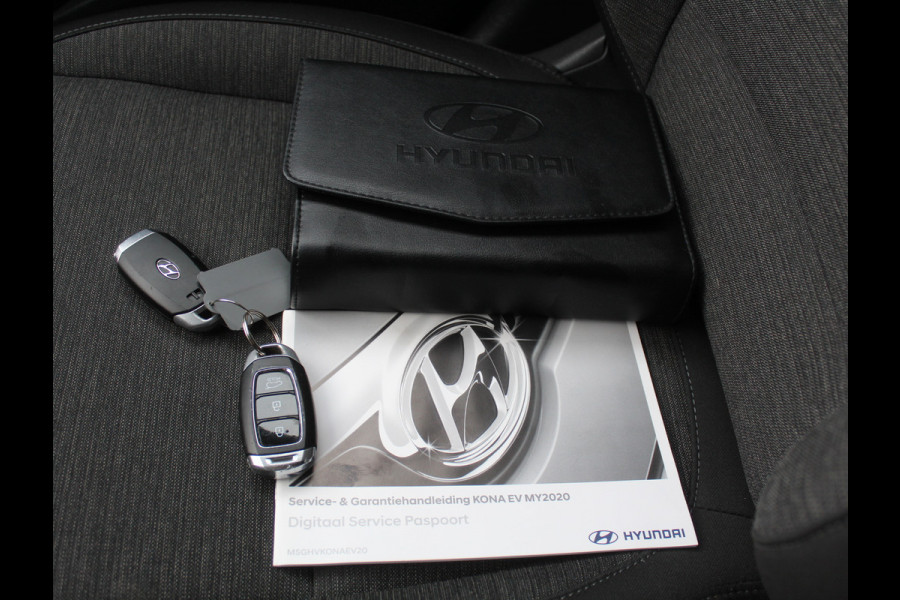 Hyundai Kona EV Fashion 64 kWh CLIMATE | ADAPCRUISE | CAMERA | CARPLAY | LMV17 | LED | DAB | HEAD-UP | NAVI | PDCA | 3FASE